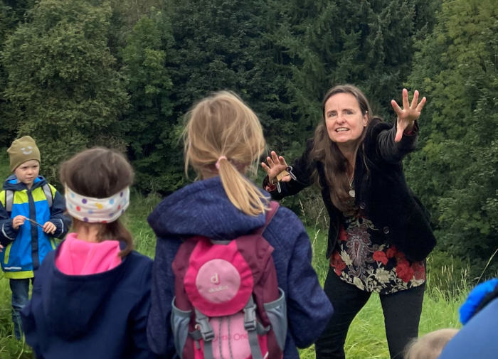 Märchen Gartenzeit - Märchenerzählerin Claudia Edermayer